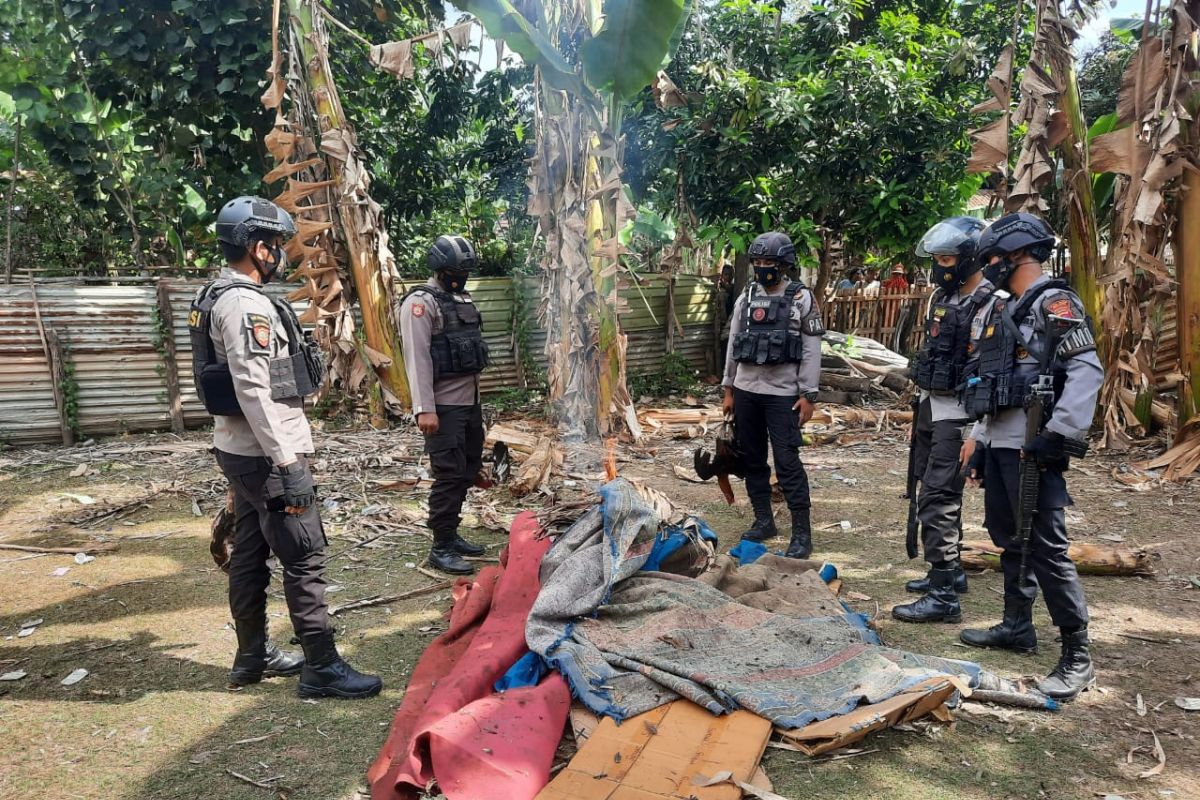 Polisi bubarkan kerumunan dan judi sabung ayam di Tanjung Dan Jatiwangi