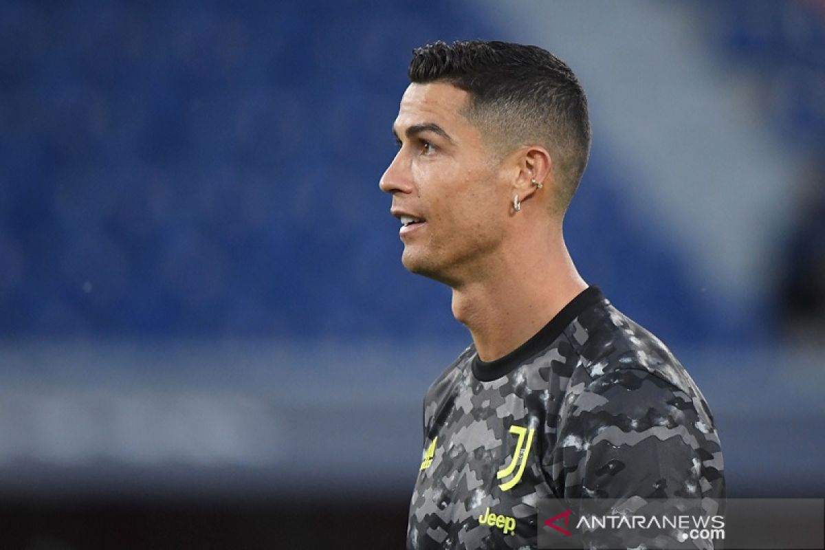 Direktur Juventus tepis  rumor kepergian Ronaldo