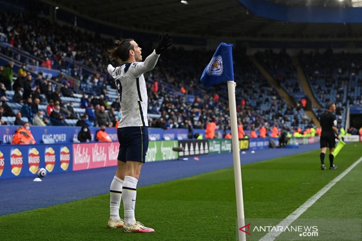 Tottenham bantu Chelsea tetap finis di empat besar