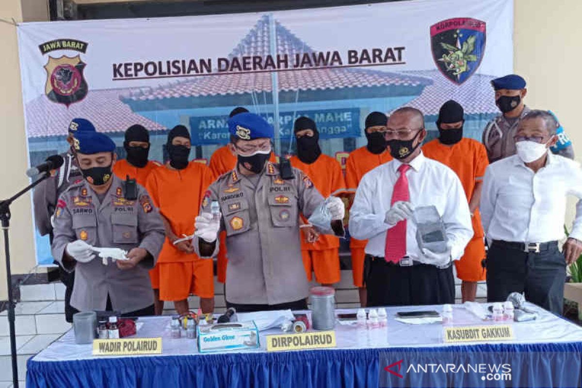 Ditpolairud Polda Jabar tangkap enam nelayan gunakan bahan peledak