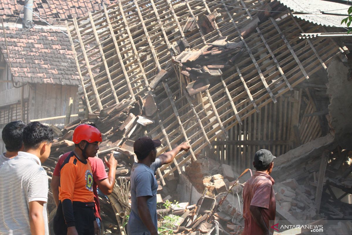 Gempa Blitar berdampak pada 16 kecamatan di Kabupaten Malang