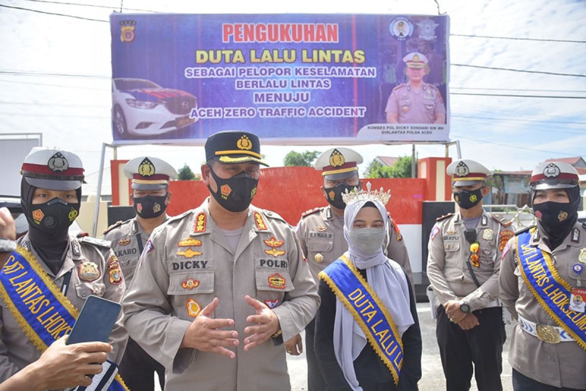 Viral wajah hiasi truk, gadis Aceh ini dinobatkan sebagai duta lalu lintas