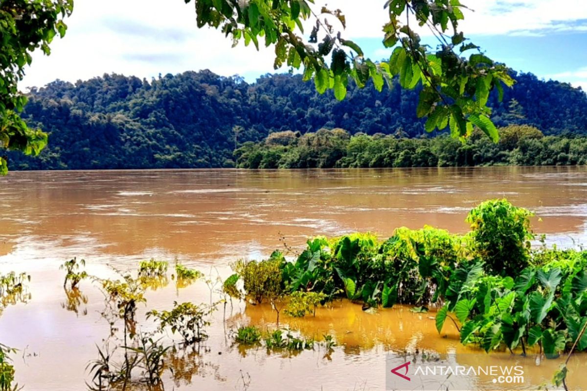 Sungai Kayan telan korban, perahu terbalik di Antutan