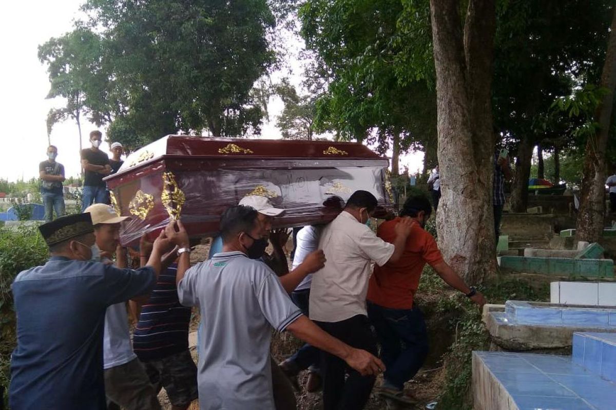 Pihak keluarga terima  jenazah tertukar di Batam sebagai takdir