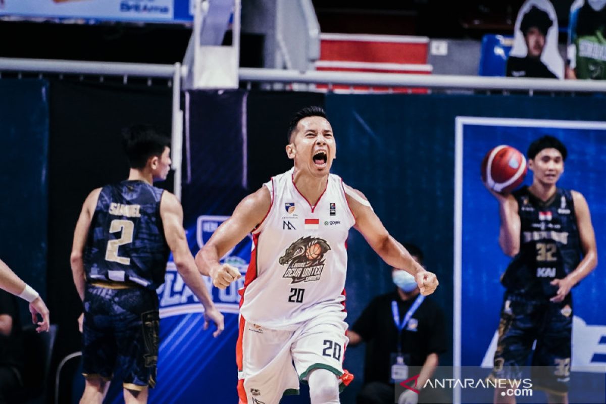 Louvre Surabaya melangkah ke semifinal IBL 2021