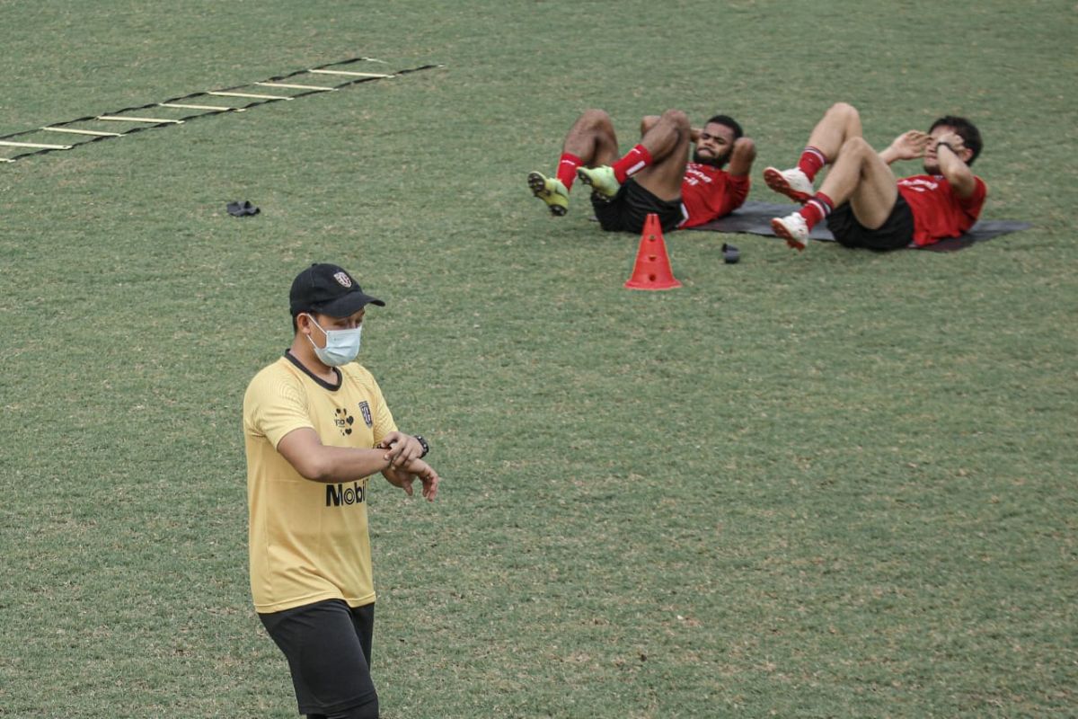 Pelatih Bali United: perlu waktu dua pekan kembalikan fisik pemain
