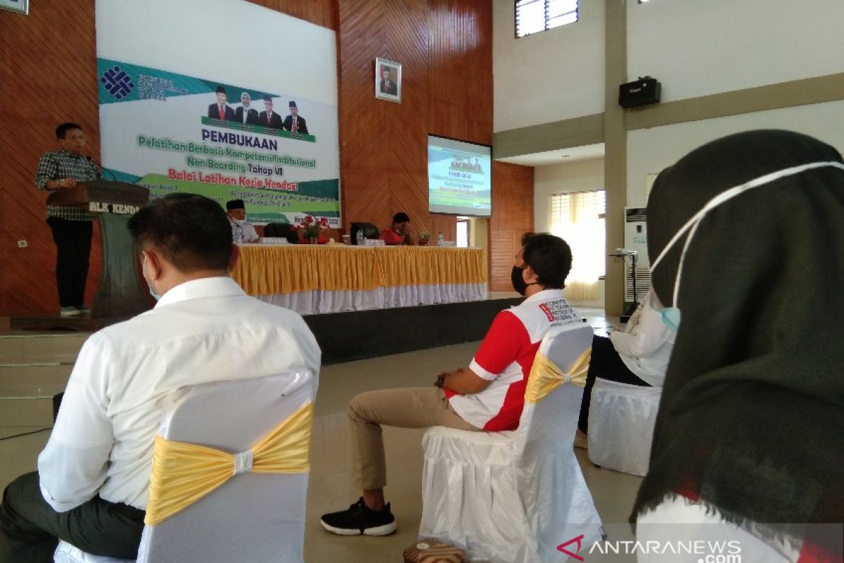 DPRD Sultra berharap alumni BLK Kendari jadi tuan rumah di negeri sendiri