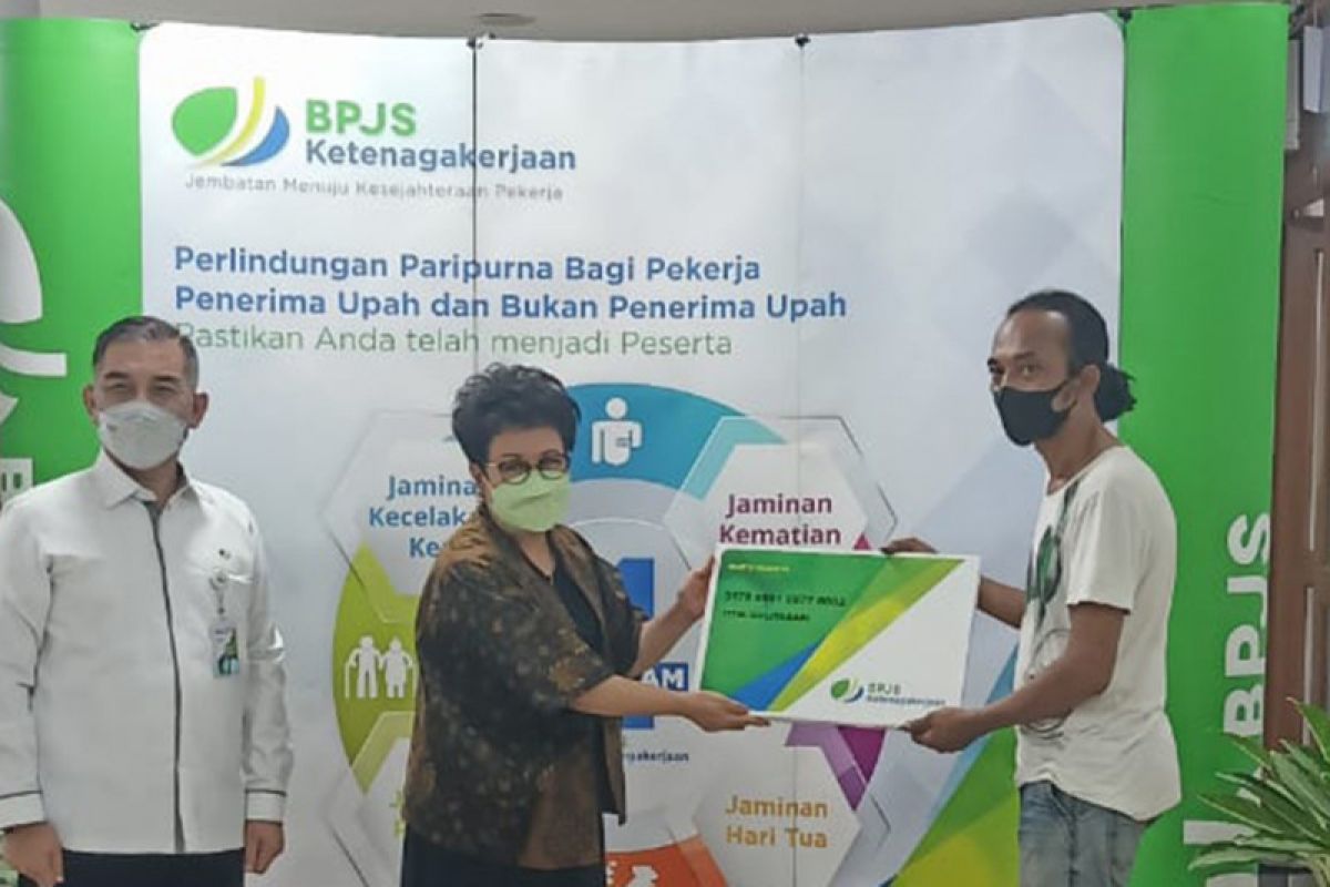 Siloam Hospital bersama BPJS beri perlindungan pekerja rentan di Surabaya