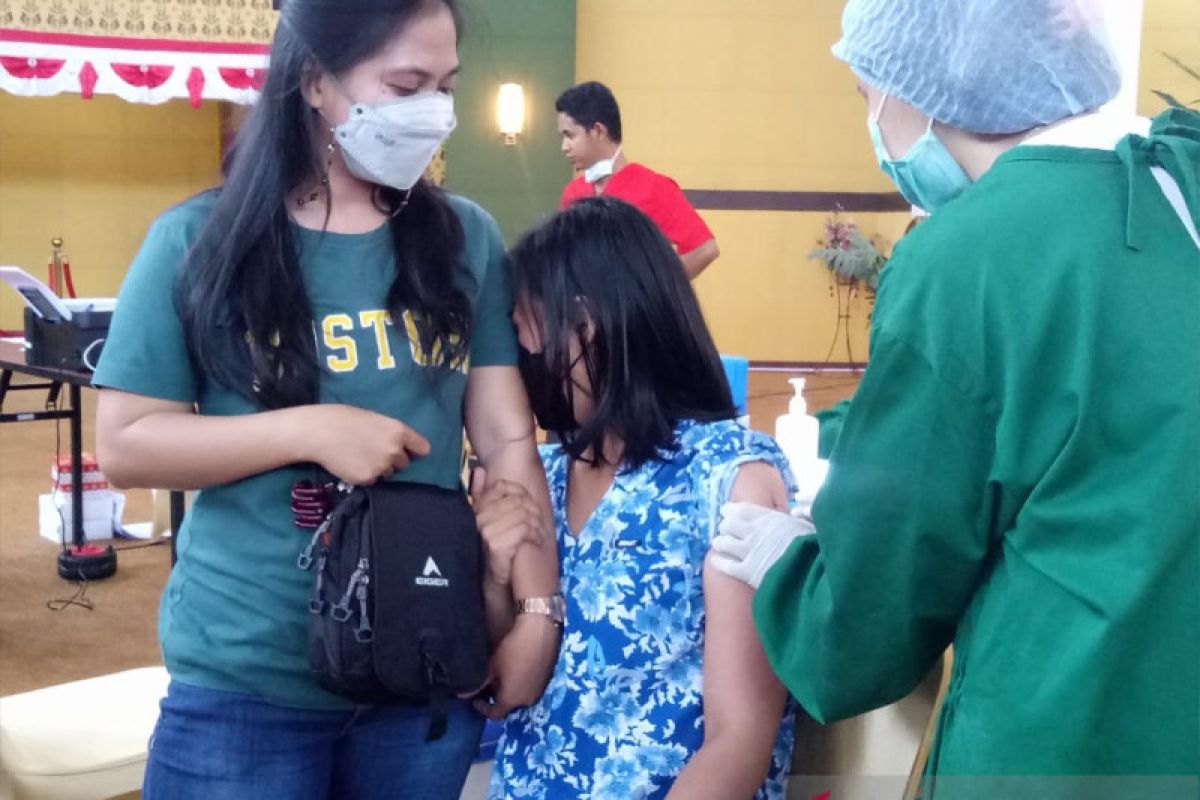 Pemkab Mimika fokus vaksinasi warga lansia, guru, dan panitia PON