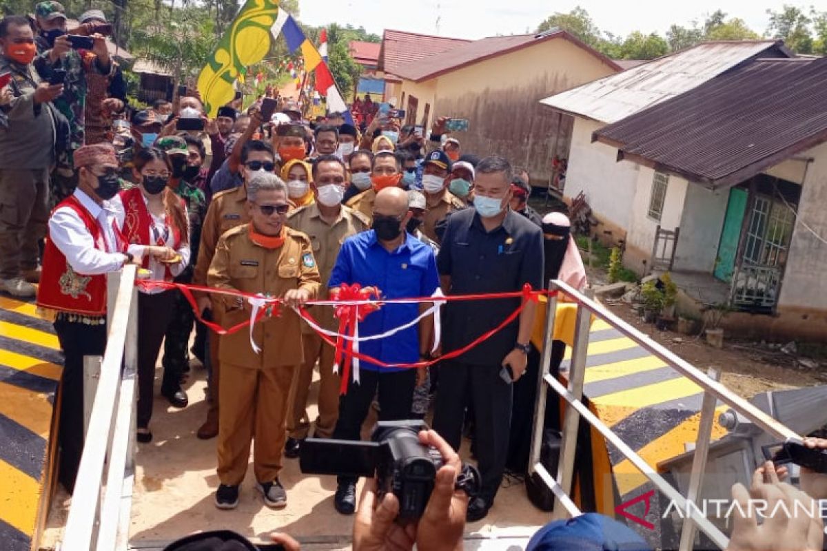 Jembatan gantung Pancaroba senilai Rp4,9 M diresmikan dorong potensi desa