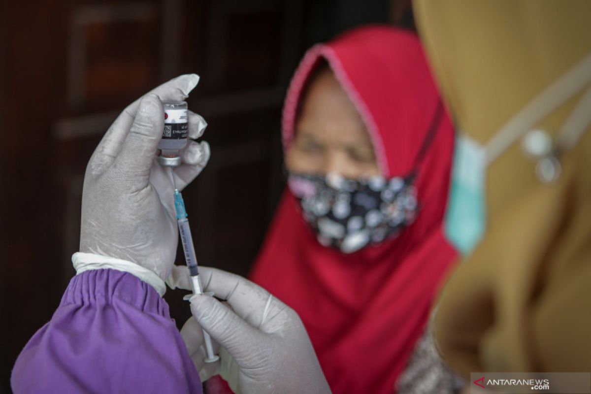 10,2  juta penduduk Indonesia sudah selesai jalani vaksinasi COVID-19
