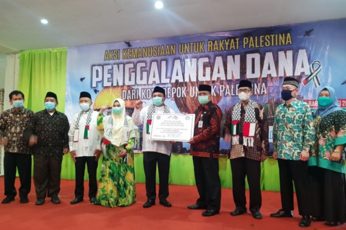 Disdik Depok serahkan donasi kemanusiaan Rp911 juta untuk Palestina