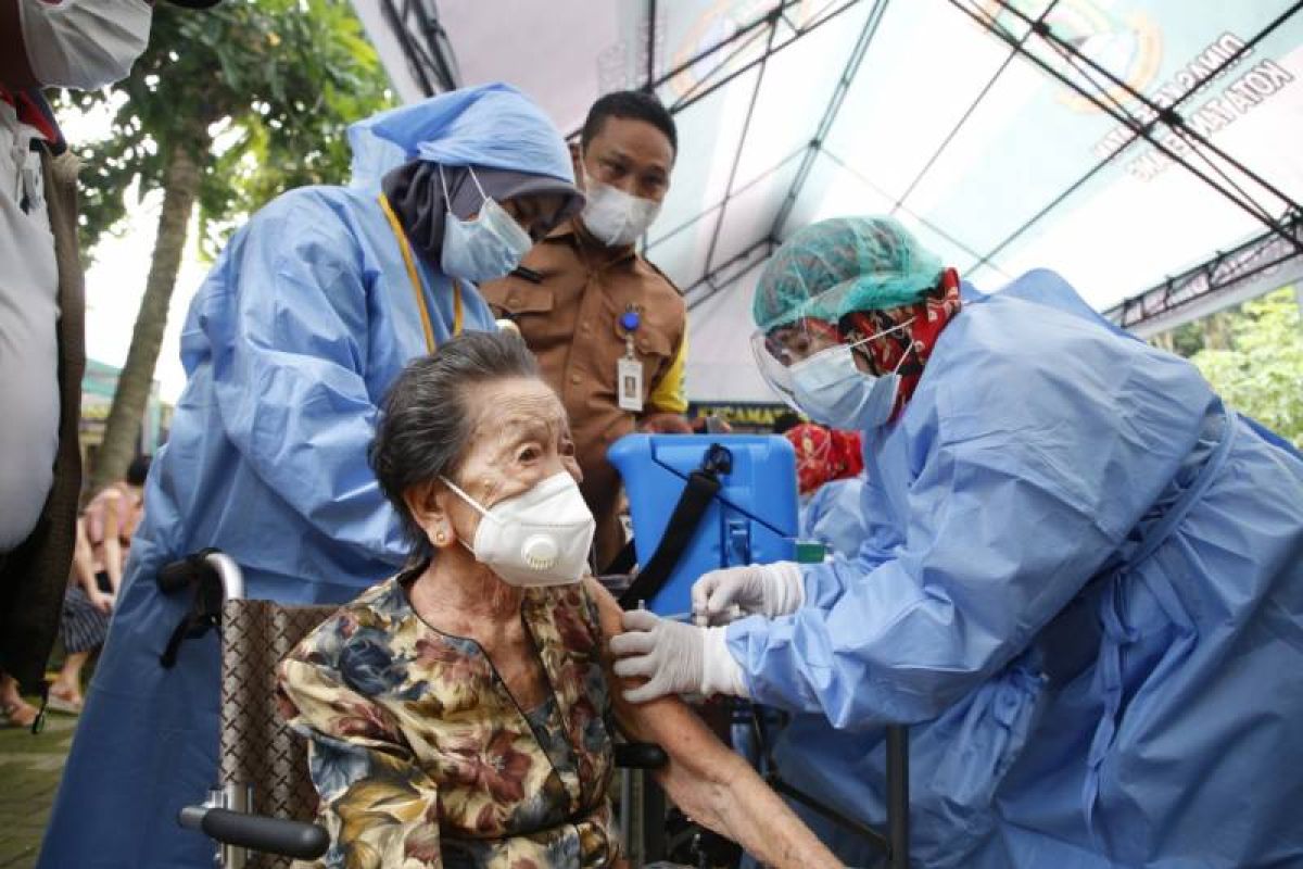 Dinkes Kota Tangerang imbau warga tak khawatir efek samping usai vaksinasi
