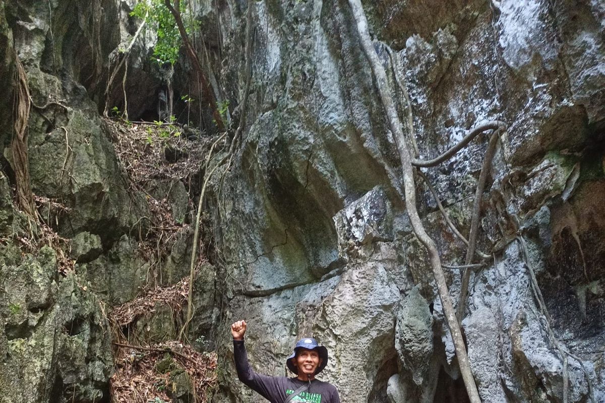 Gua Gunung Batu, Tebing Tinggi layak dijual sebagai Destinasi Wisata