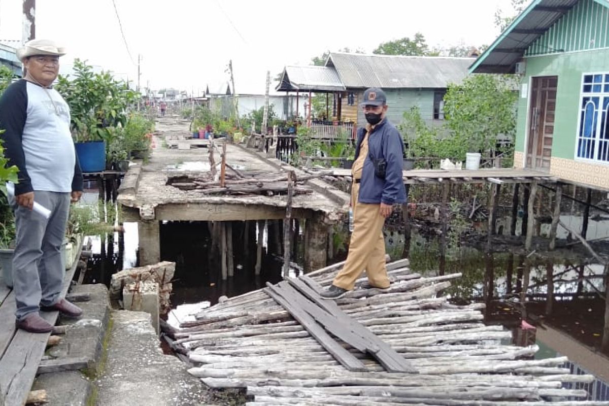 Jerambah Igal - Khairiah Mandah rusak,  Bupati Inhil : Segera perbaiki