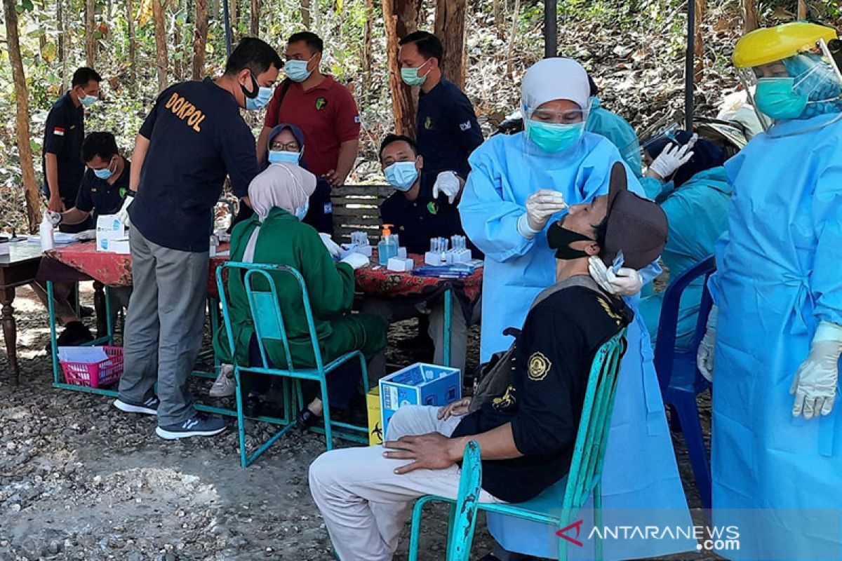 Dinkes Gunung Kidul melakukan screening COVID-19 pada pelaku wisata