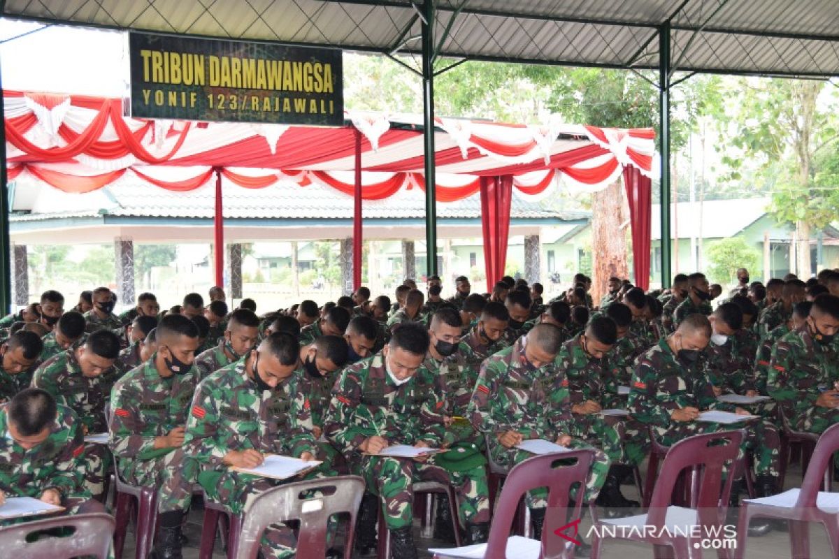 495 personel Batalyon 123/RW yang hendak menjaga batas wilayah RI-PPN test psikologi