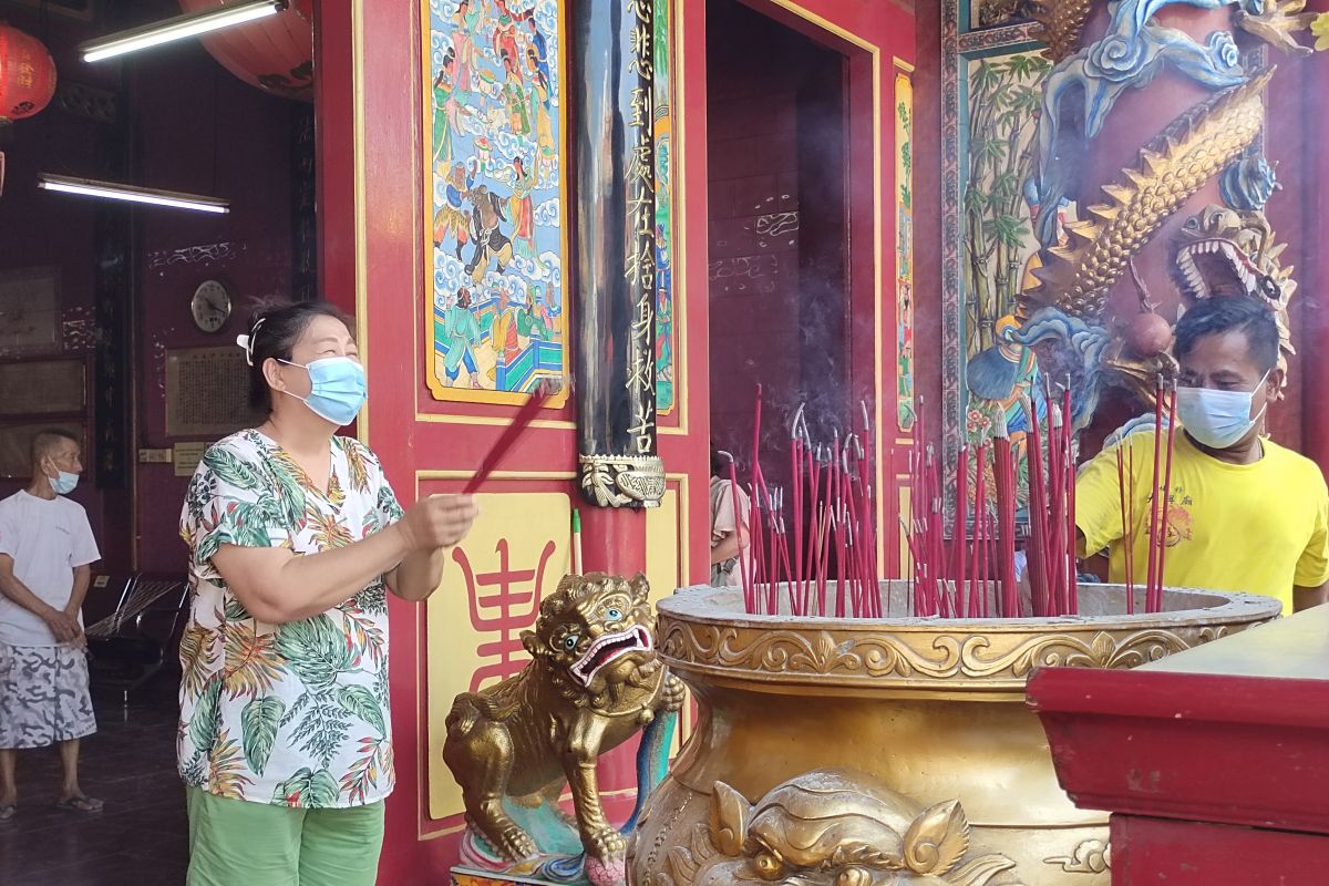 Rohaniwan Buddha Bandarlampung ajak umat gandeng tangan cegah COVID-19