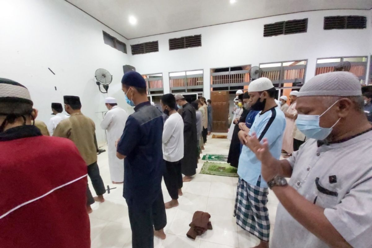 Warga Kota Palu antusias tunaikan shalat gerhana