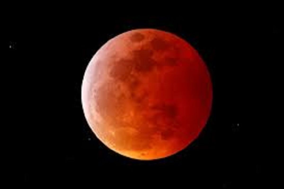 Puncak gerhana bulan di Jambi pukul 18.18.43 WIB