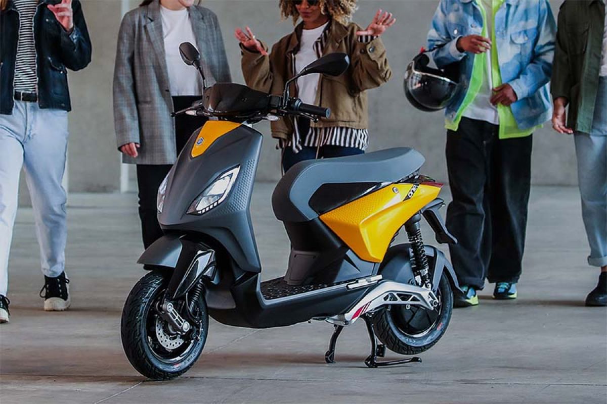 Sasar konsumen muda, Piaggio rilis skuter listrik via Tik Tok