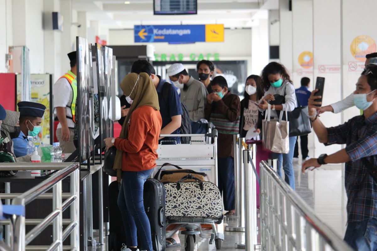 Penumpang Bandara Radin Inten capai 3.000 orang usai larangan mudik