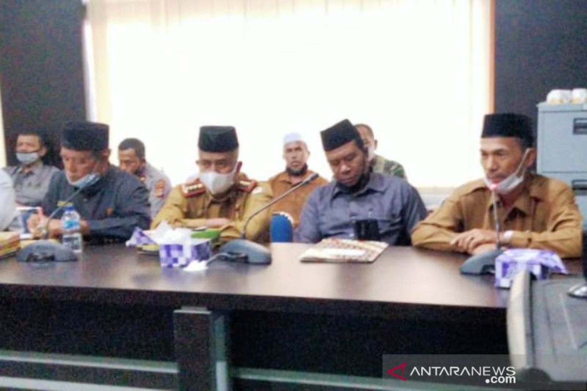 Forkompimda Aceh Barat hentikan pengajian di Mushalla Jabir Al-Ka'biy Meulaboh