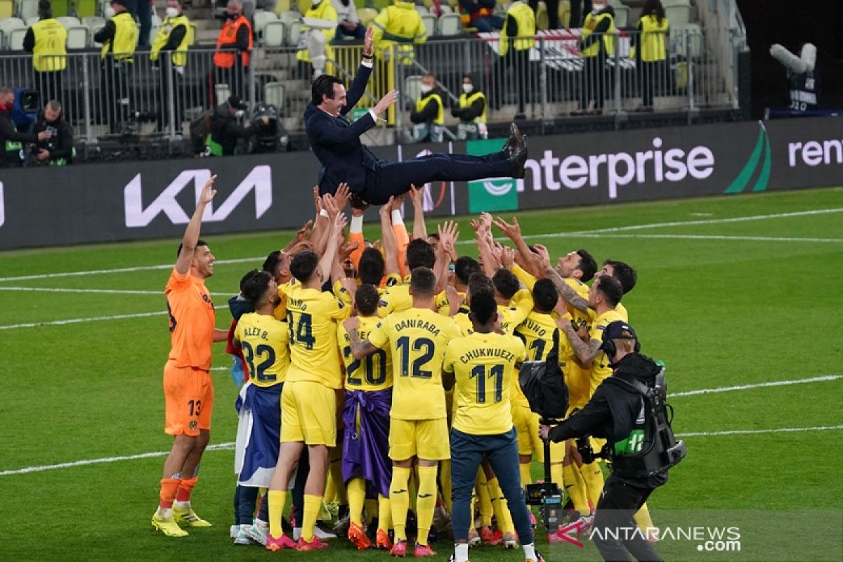 Unai Emery puji dedikasi pemain Villarreal usai juarai Liga Europa