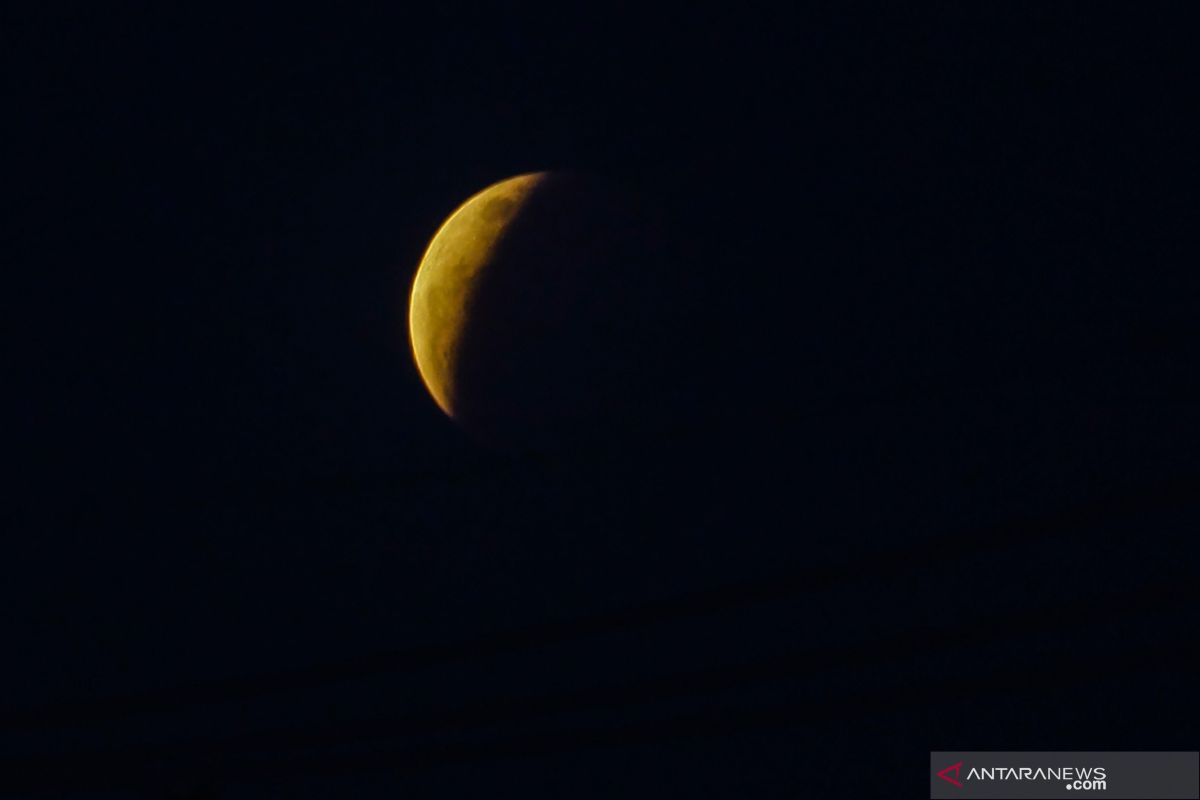 BMKG Ambon pantau gerhana bulan di area Patung Christina Jumat petang