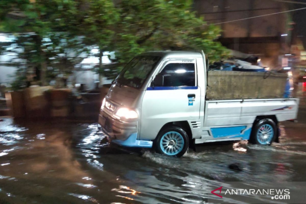 Genangan di Pelabuhan Perikanan Muara Baru tidak sampai permukiman