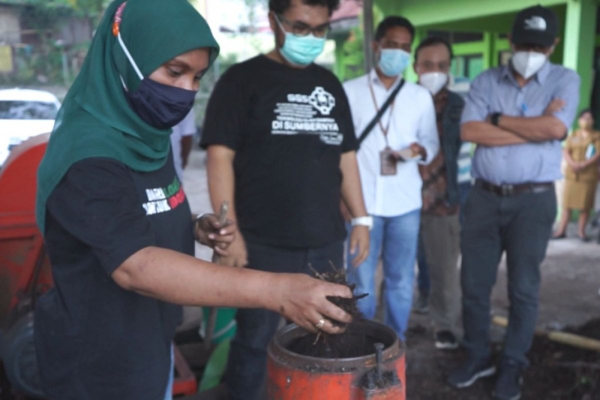 Gubernur bantu 1.000 unit kompor biomasa dukung inovasi lokal