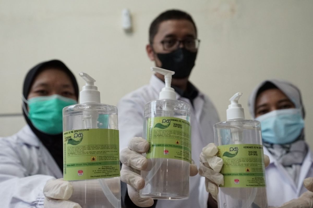 USU berhasil produksi handsanitizer yang efektif berikan perlindungan