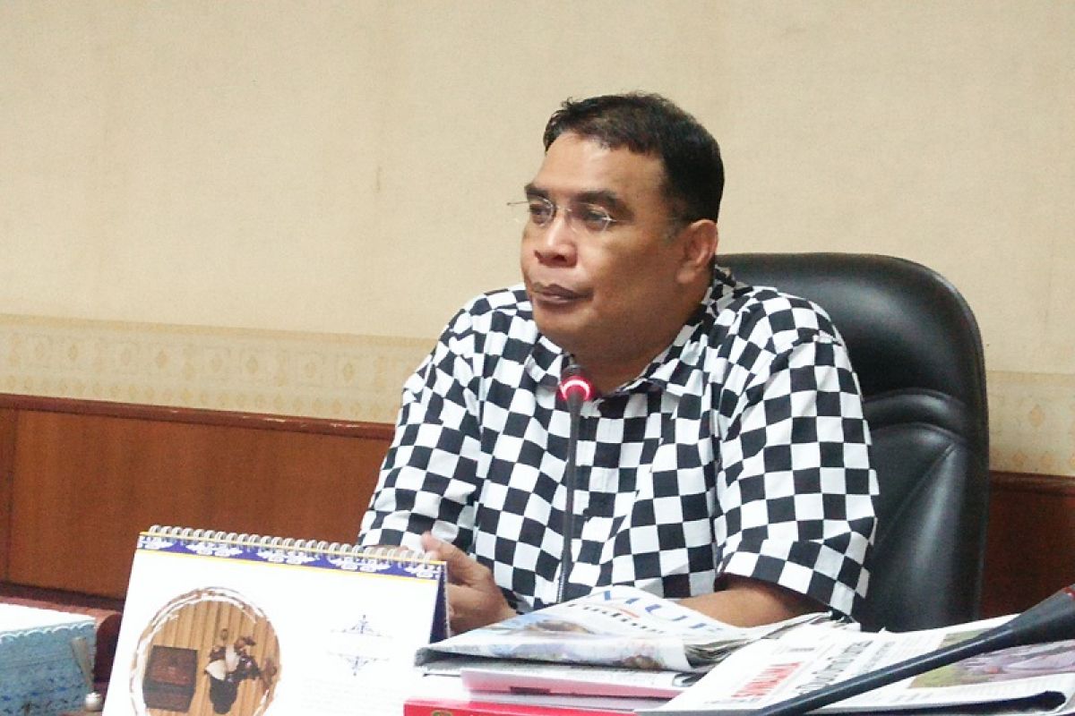 Rahakbauw, Ketua Komisi III DPRD Maluku minta maaf kepada pers