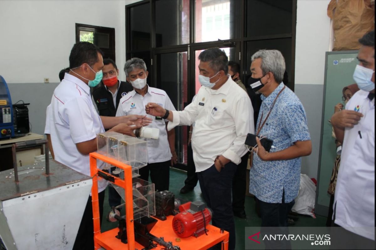 Pemkab Barru dan Poltek ATI Makassar bahas lanjutan pembinaan IKM