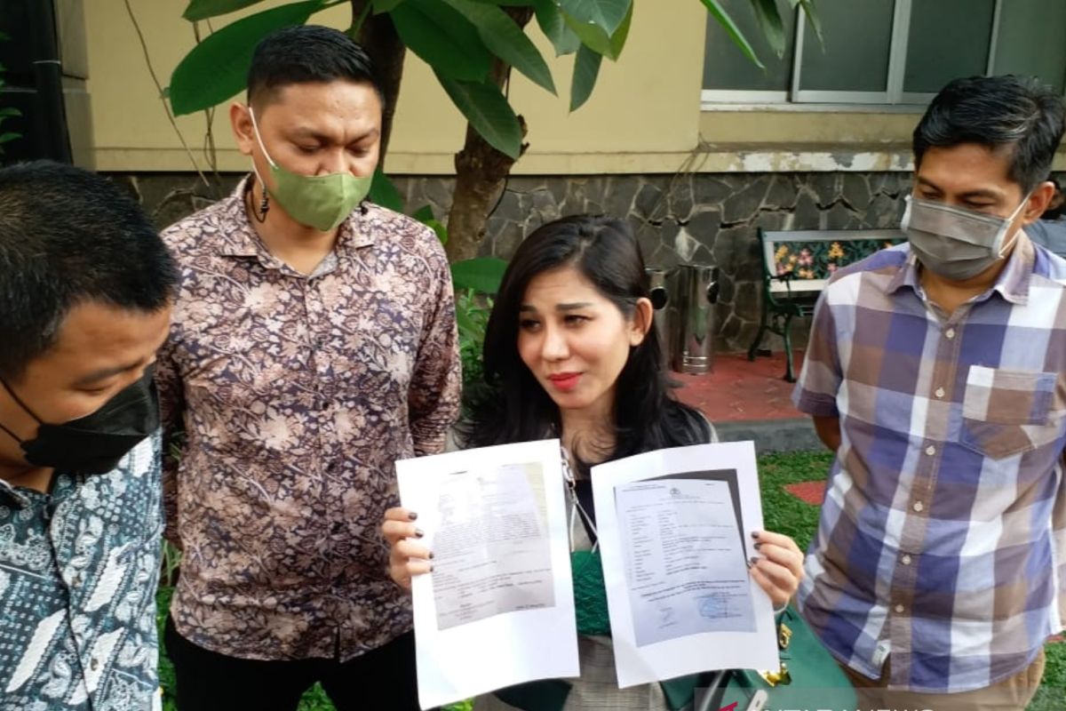 Datangi polisi, artis FTV Lady Marsella laporkan penipuan bermodus pengadaan bansos