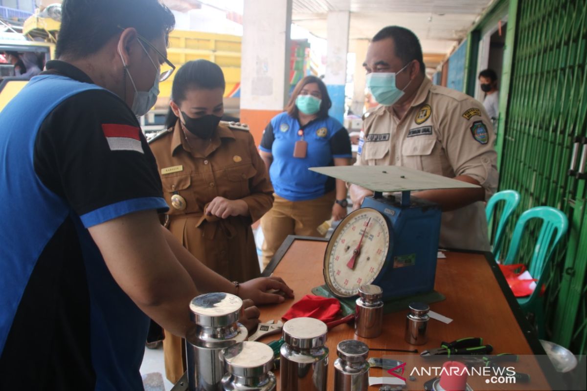 Bupati Landak minta pedagang tera ulang timbangan