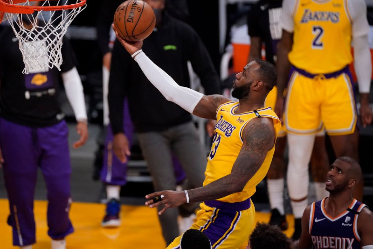 Lakers rebut gim ketiga playoff NBA