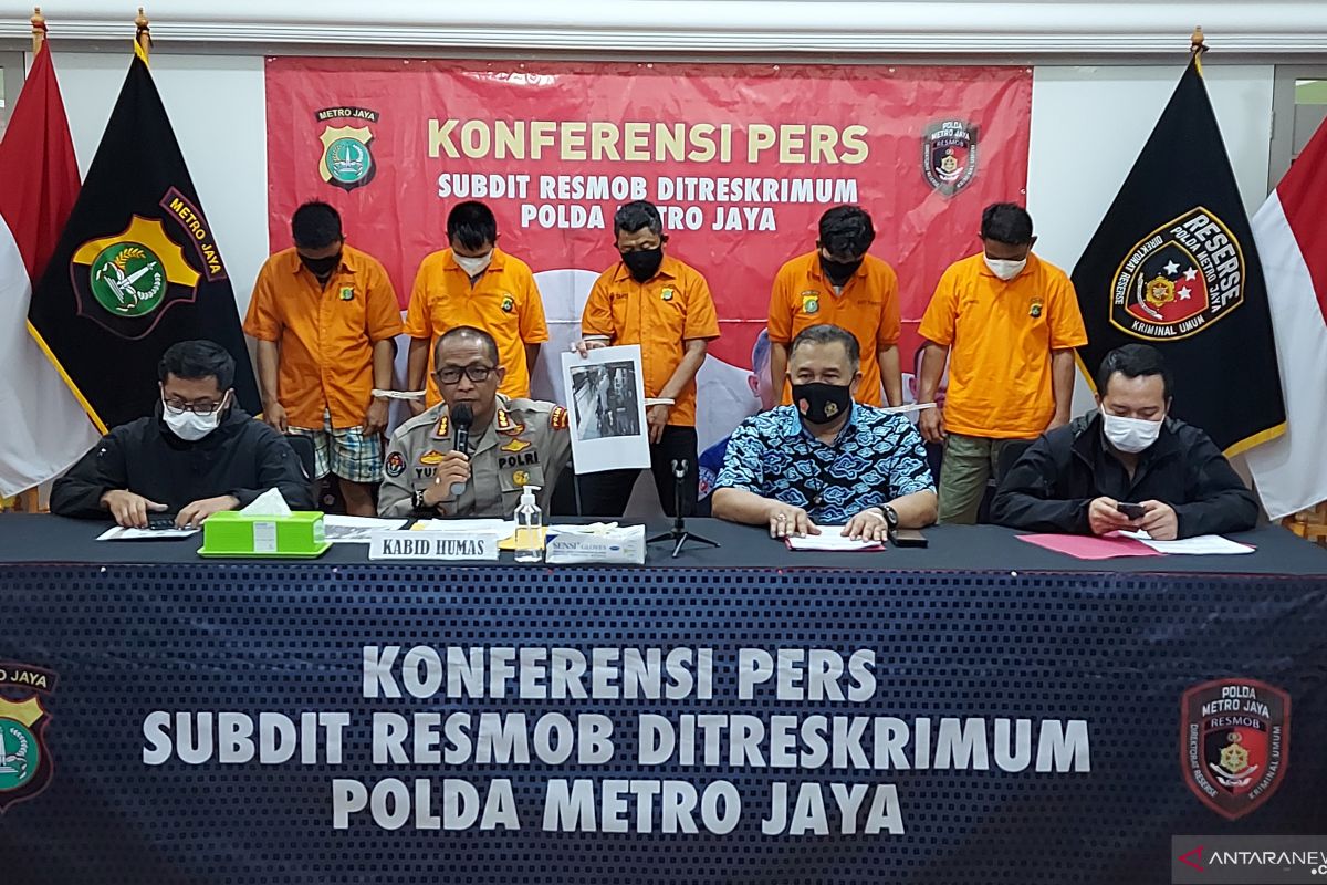 Polisi tangkap lima perampok bersenjata api