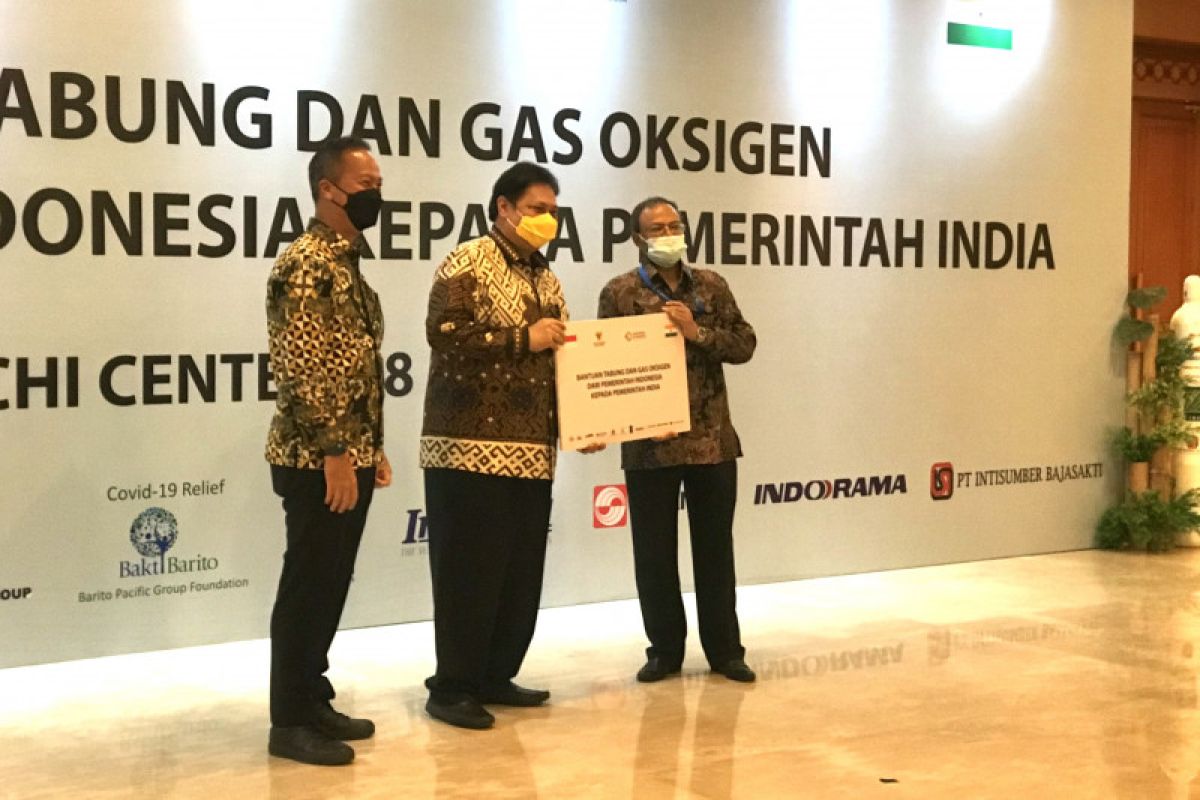 Indonesia ships second batch of oxygen cylinder aid to India