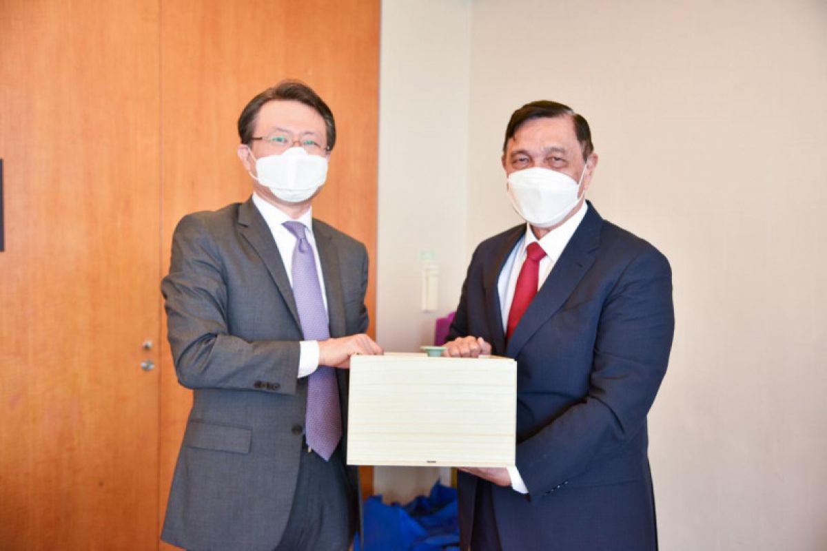 Pandjaitan visits South Korea to boost pharmaceutical investment