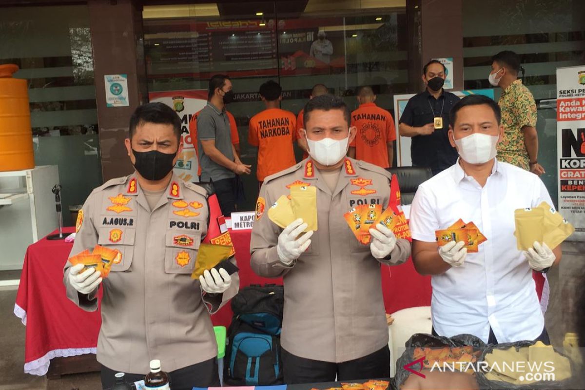 Polres Jaksel tangkap produsen tembakau sintetis