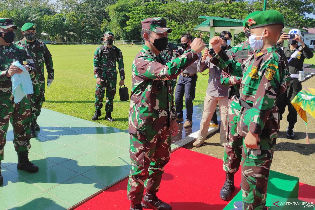 Video - HST dikunjungi Jendral TNI Bintang Tiga yang pernah bertugas di Yonif 621/Manuntung