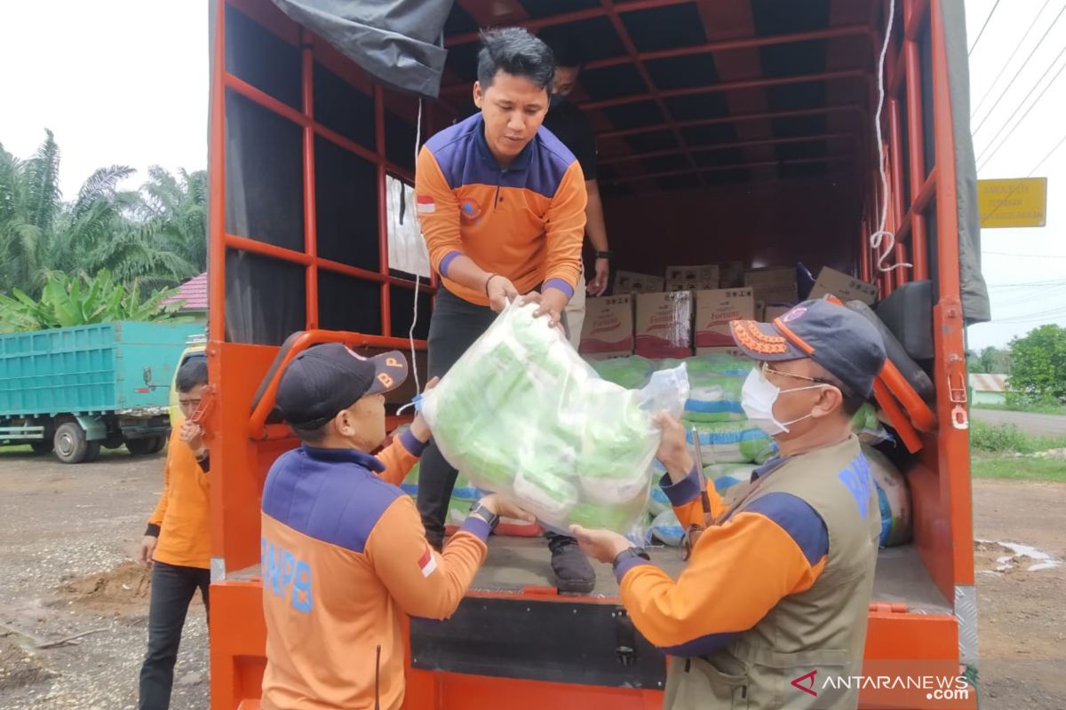 BPBD salurkan bantuan pangan bagi korban banjir di  Musi Rawas