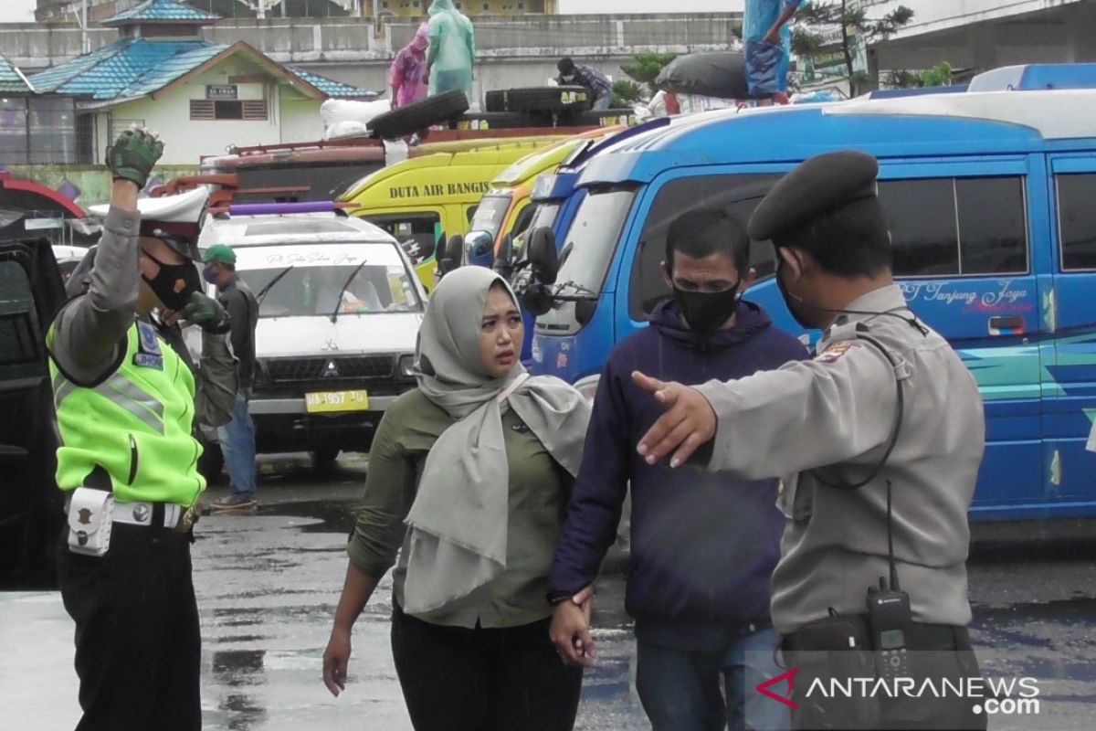 Dalam seminggu, aparat gabungan jaring ribuan pelanggar prokes di Bukittinggi