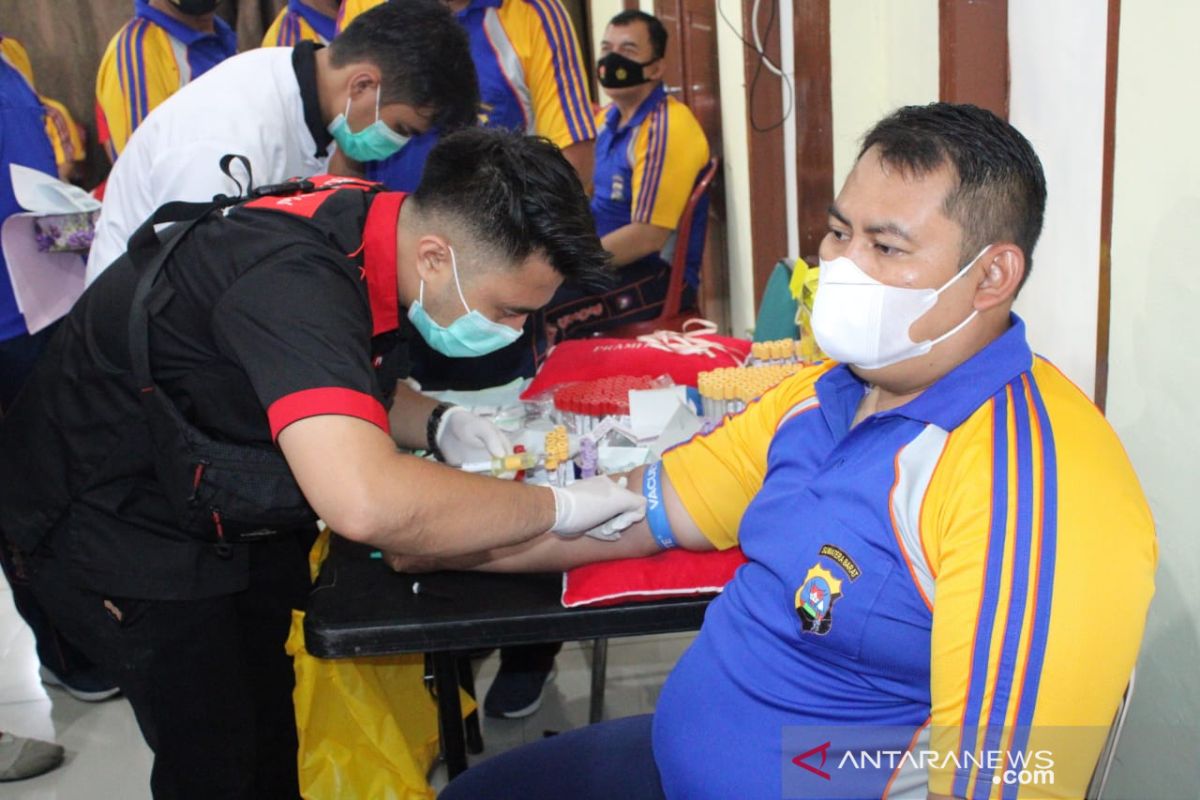 Polres Solok Arosuka periksa kesehatan personel secara berkala