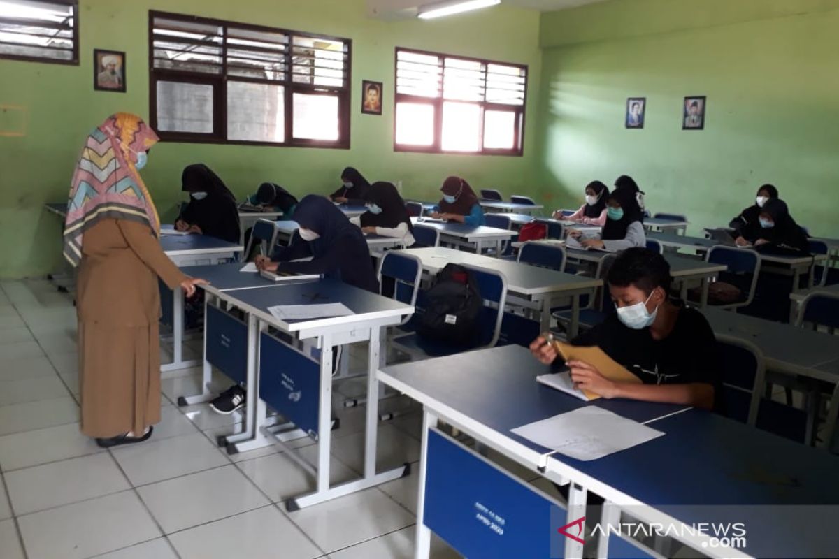 Kenaikan kasus COVID-19 di Bekasi turut disumbang dari klaster anak