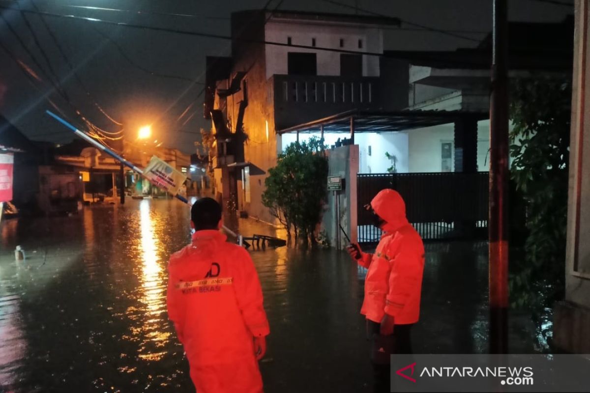 Banjir akibat hujan lebat rendam tujuh titik di Bekasi