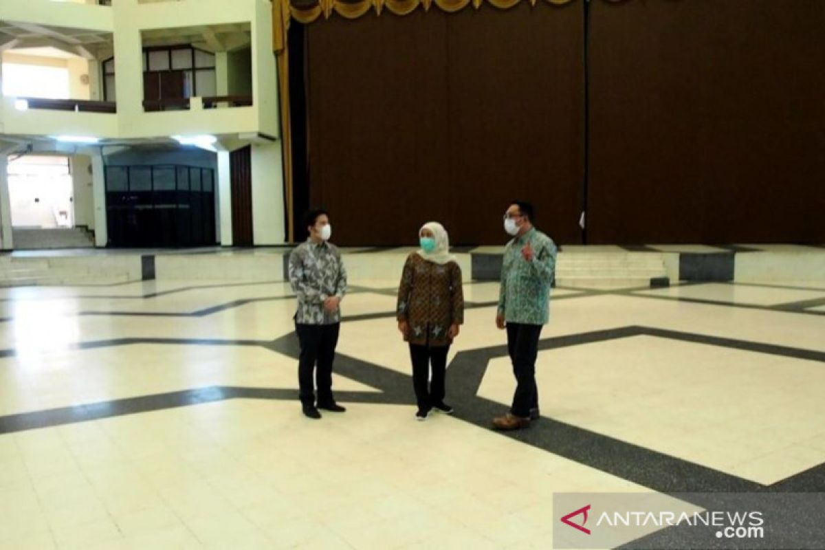 Ridwan Kamil survei lokasi untuk desain masjid Islamic Centre Surabaya