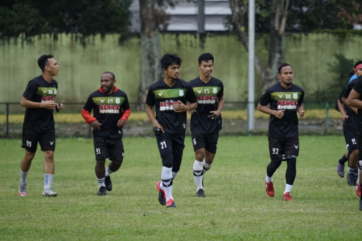 Pelatih PSMS jadwalkan program latihan  fisik di pantai