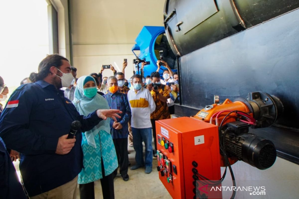 Pabrik pengolah sampah plastik jadi solar di NTB mulai beroperasi